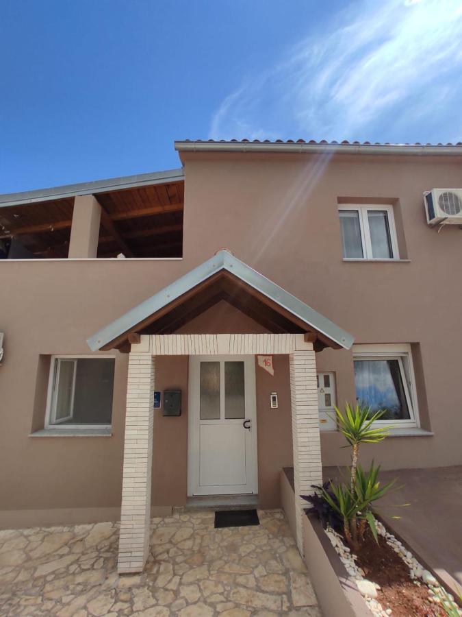 Apartmani Amans Pula Luaran gambar
