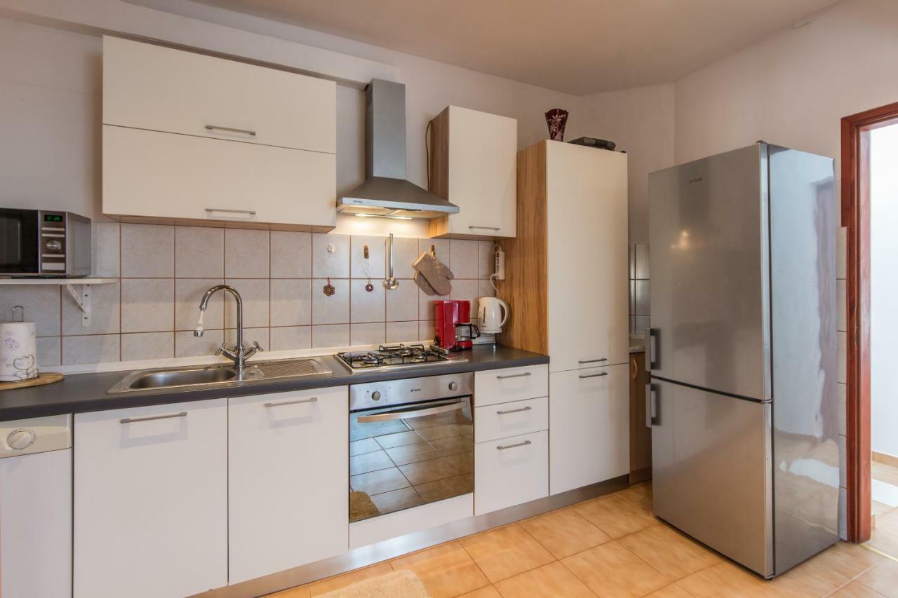 Apartmani Amans Pula Luaran gambar