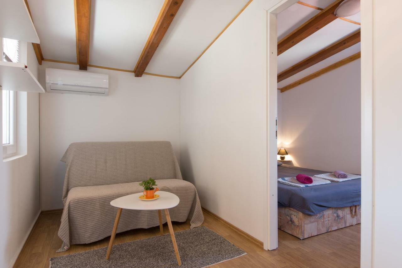 Apartmani Amans Pula Luaran gambar